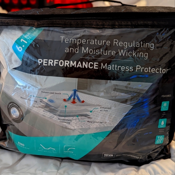 Bedgear Mattress Protector - Picture 1 of 2